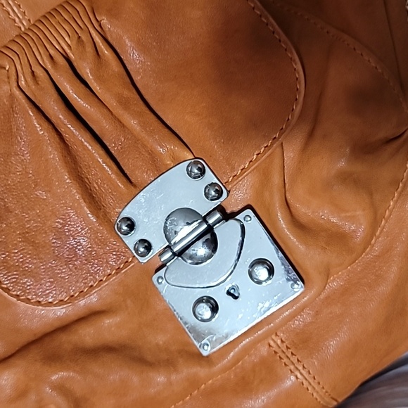 Vintage Roxbury Leather Handbag - Picture 10 of 13